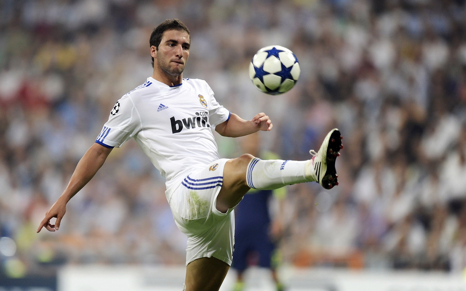 牛仔进攻端全面爆发,球队状态回暖,牛仔lol